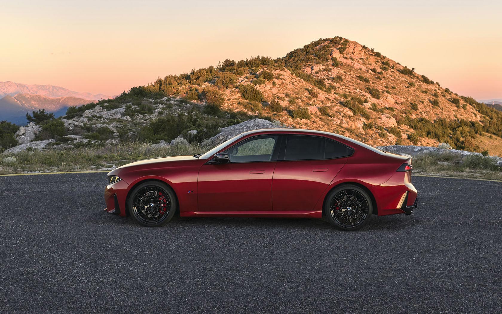���� BMW M350 