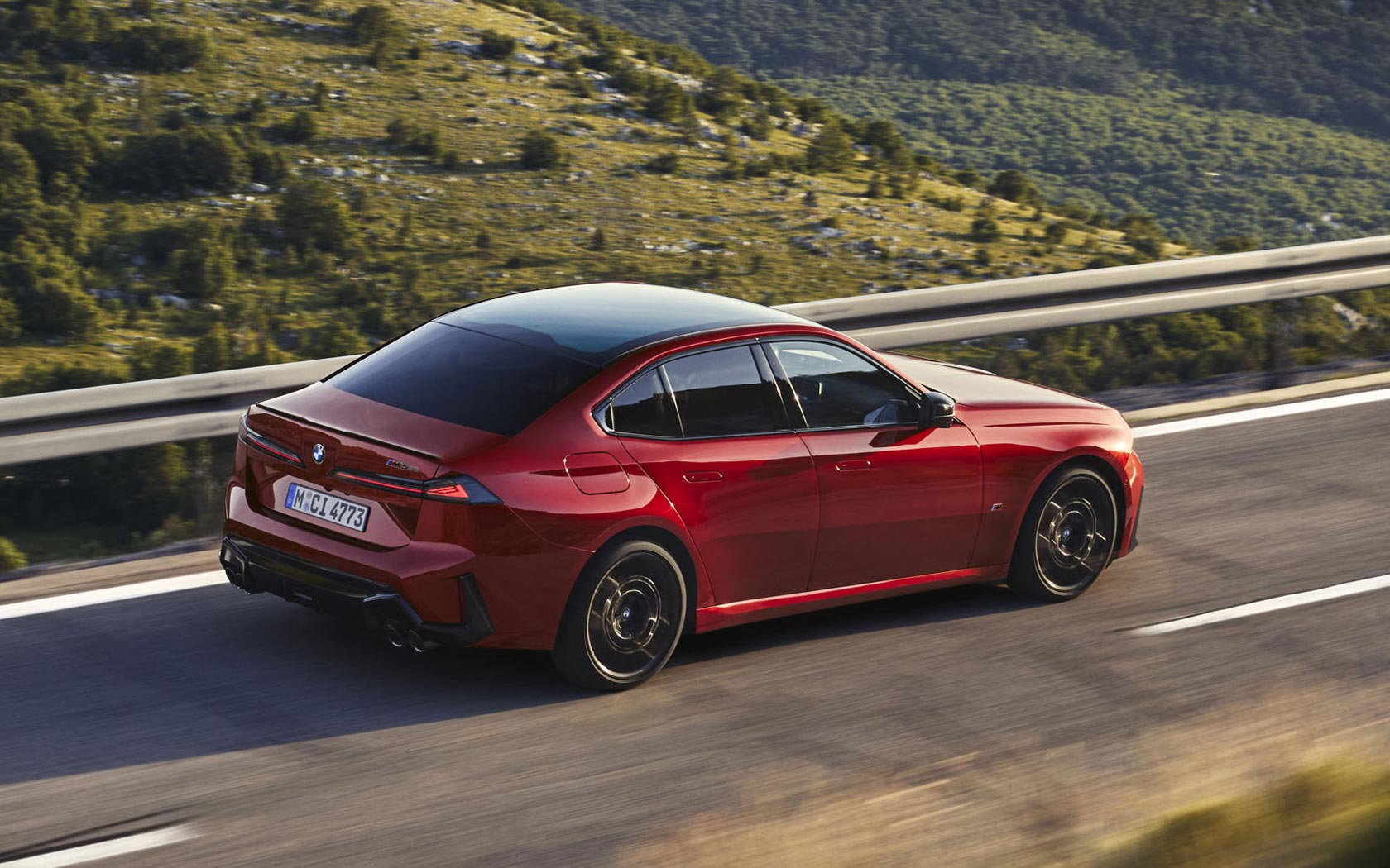 ���� BMW M350 