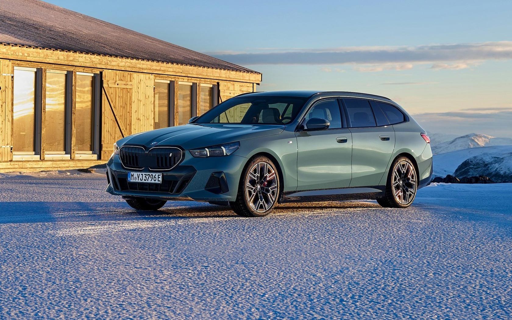  BMW i5 Touring 