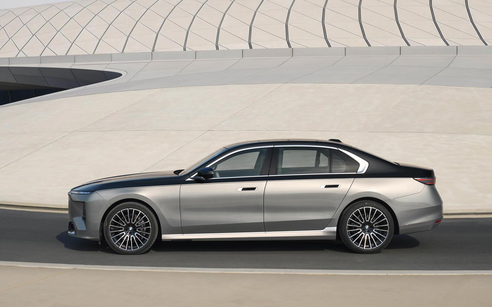 ���� BMW 7-series 