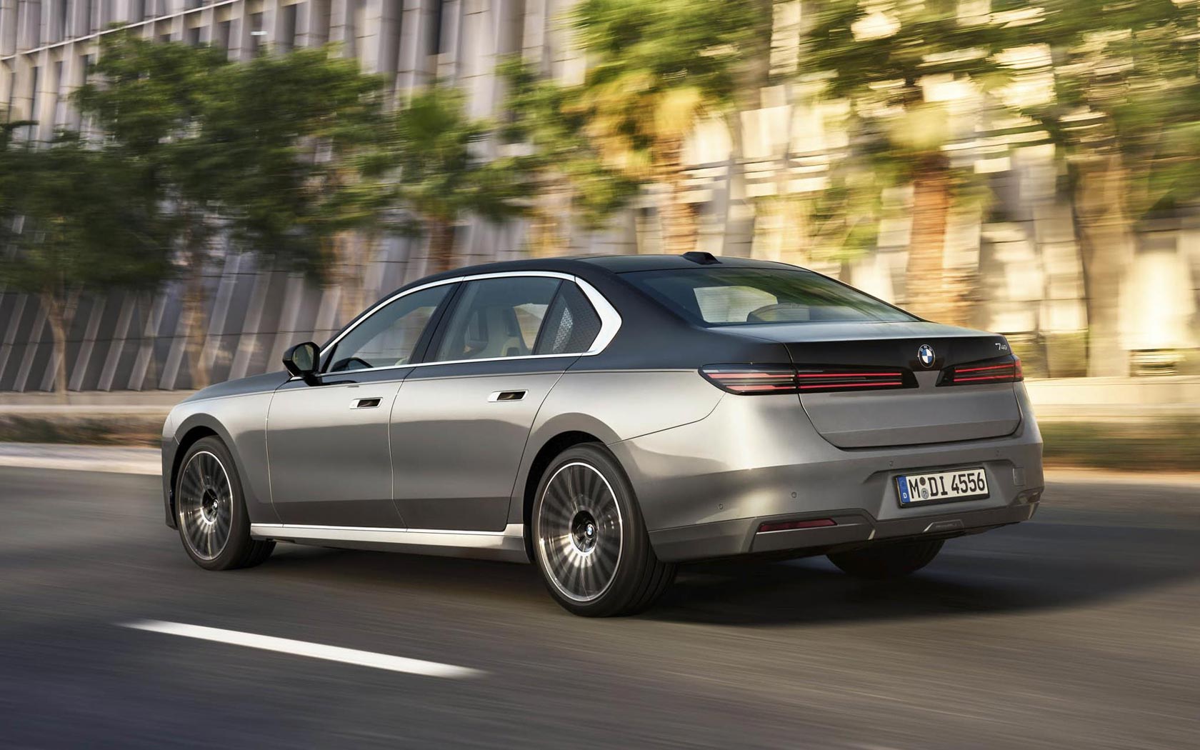 ���� BMW 7-series 