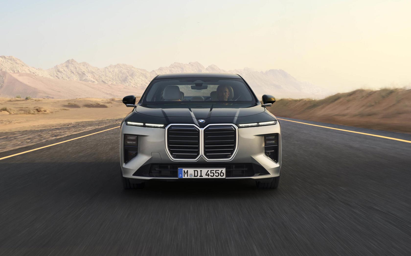 ���� BMW 7-series 