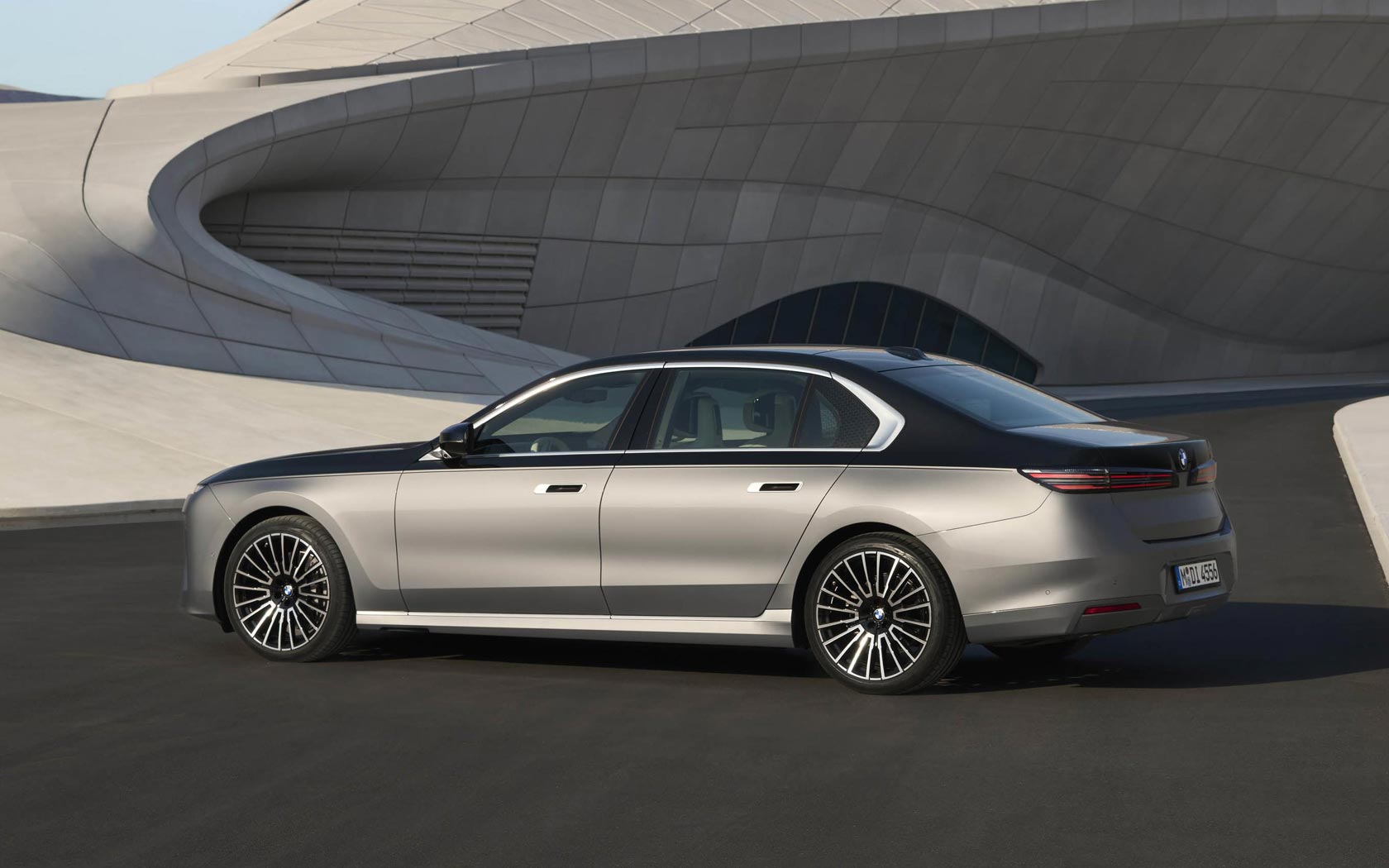 ���� BMW 7-series 