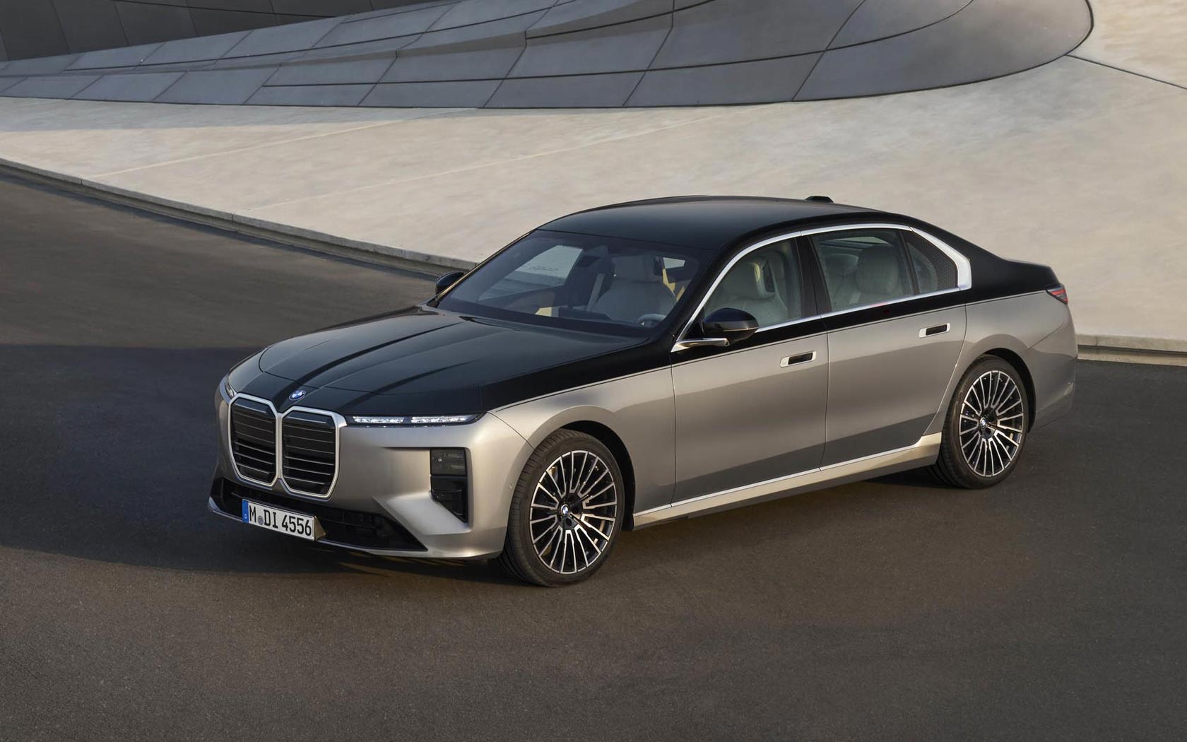 ���� BMW 7-series 