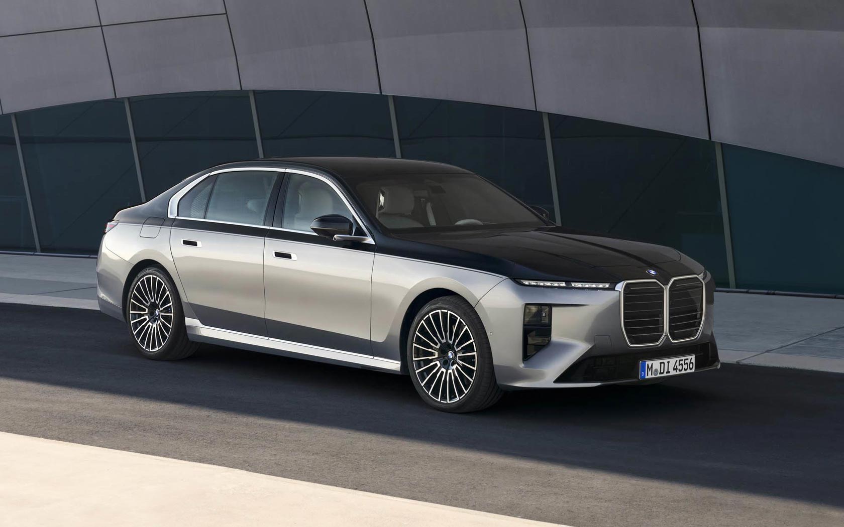 ���� BMW 7-series 