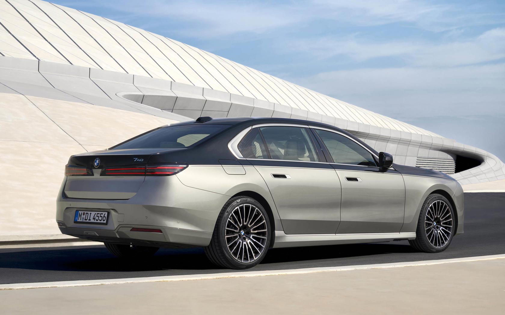 ���� BMW 7-series 