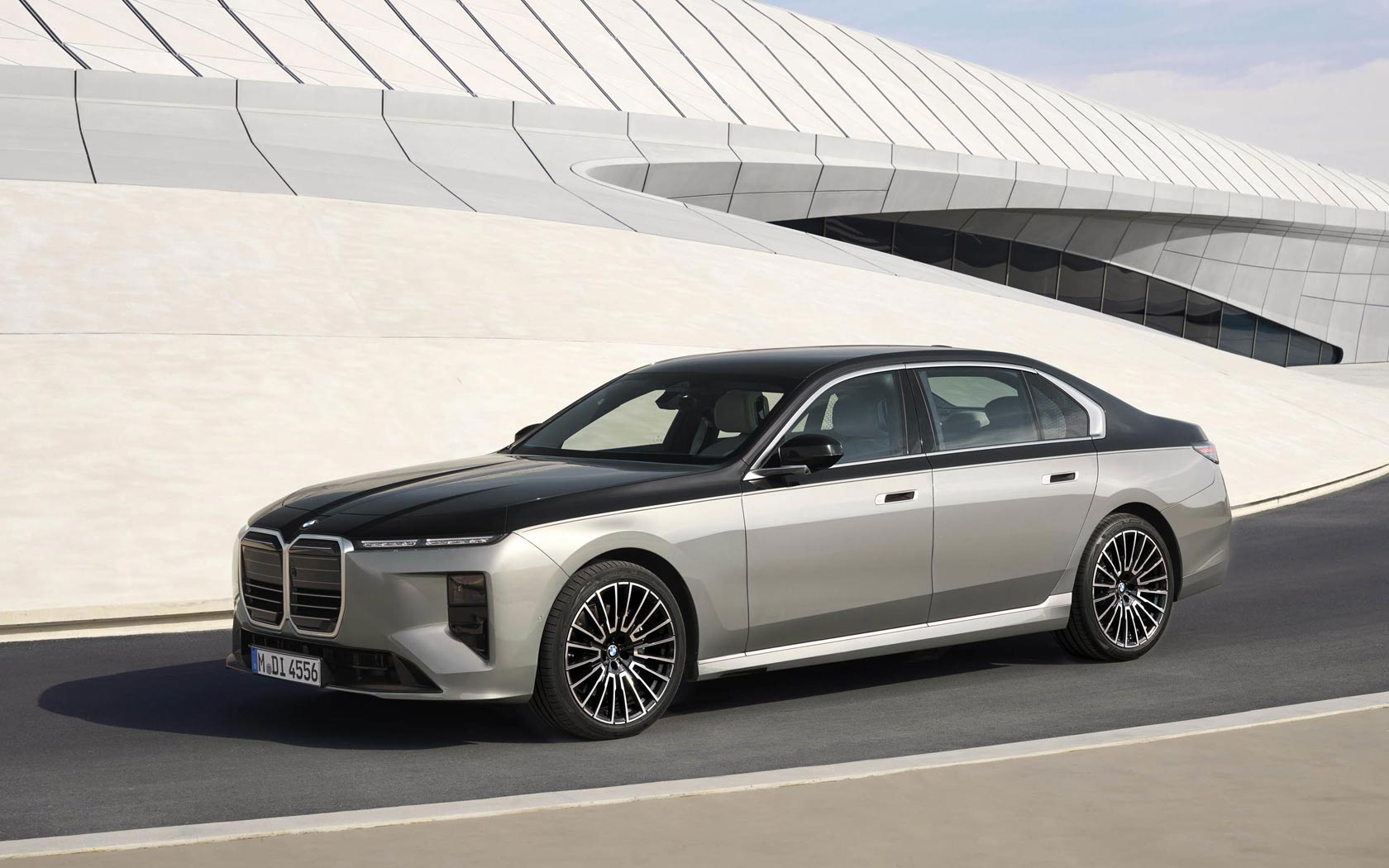 ���� BMW 7-series 