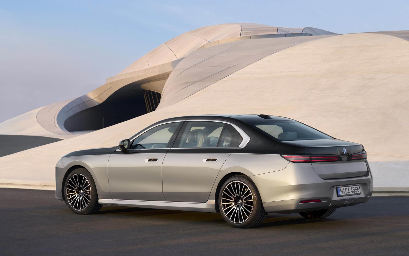 ���� BMW 7-series 