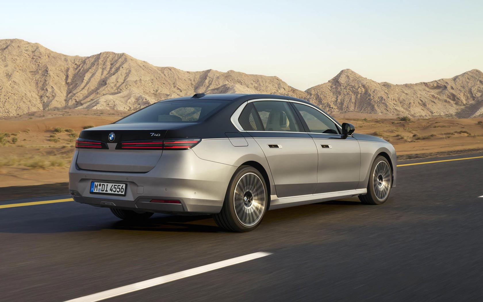 ���� BMW 7-series 