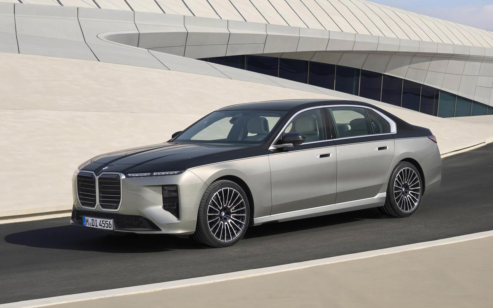���� BMW 7-series 