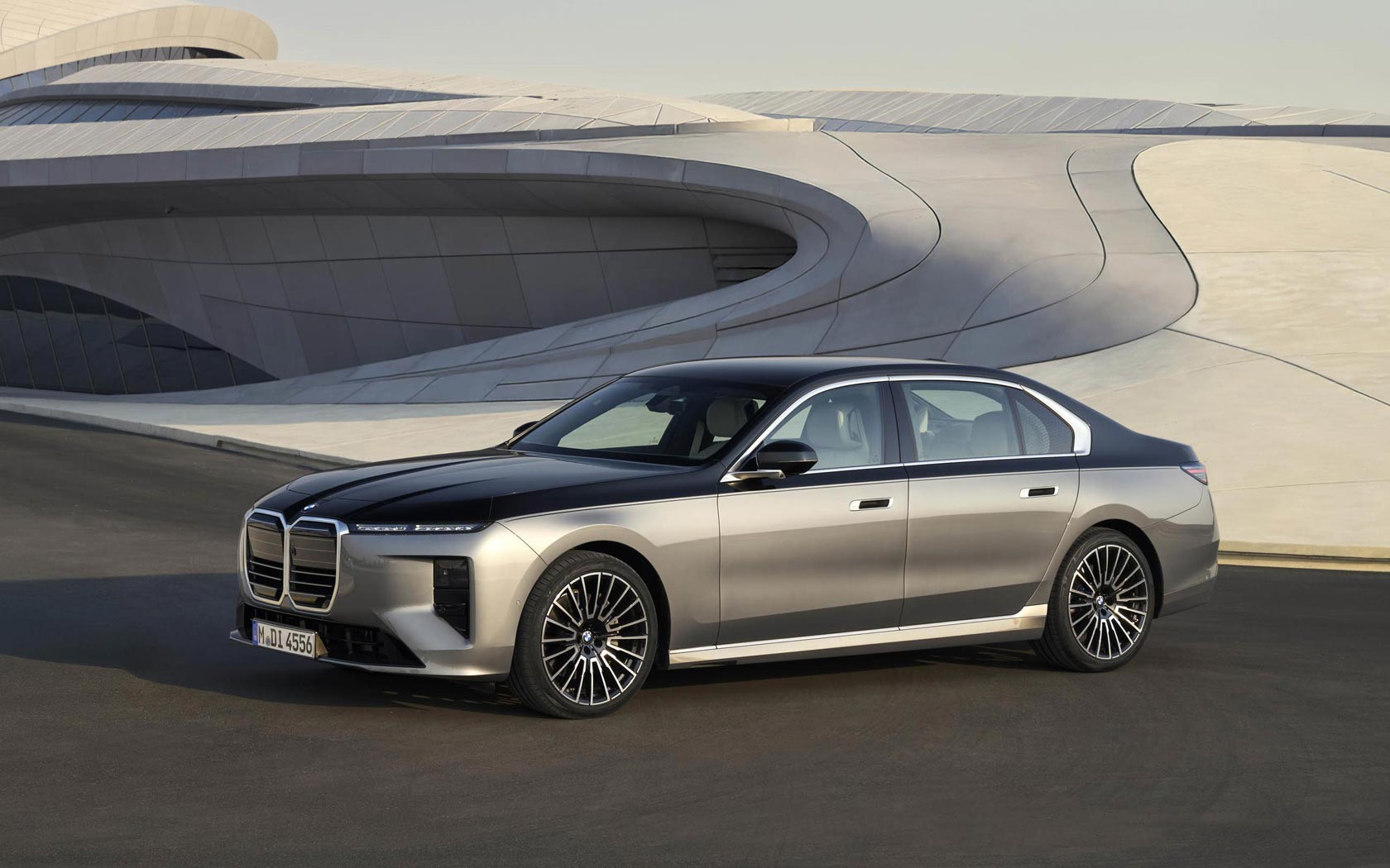���� BMW 7-series 