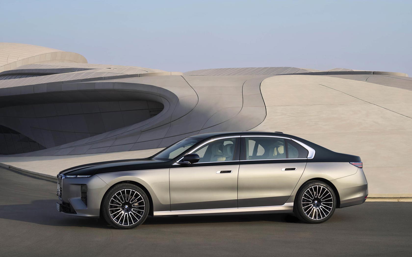 ���� BMW 7-series 