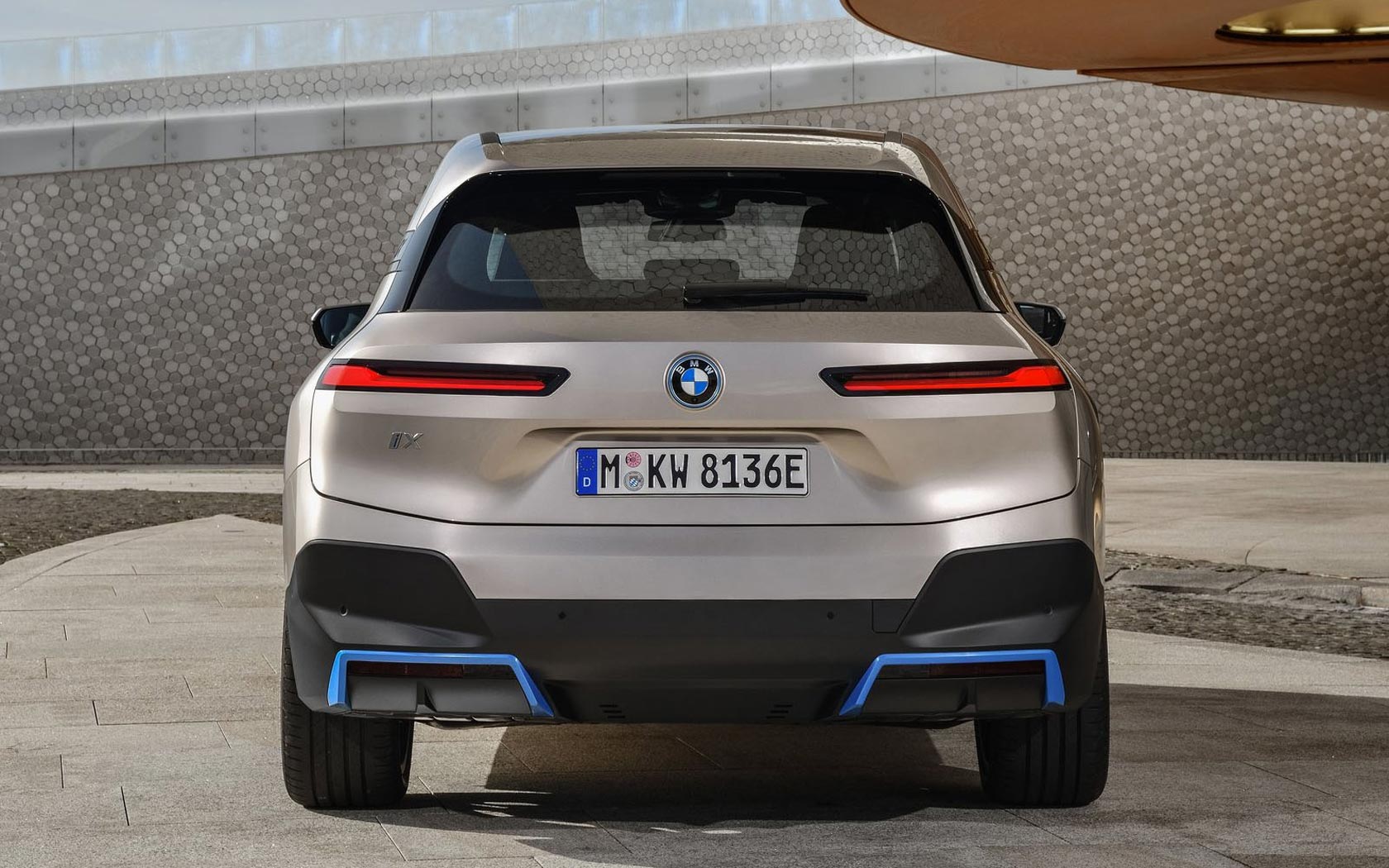  BMW iX 