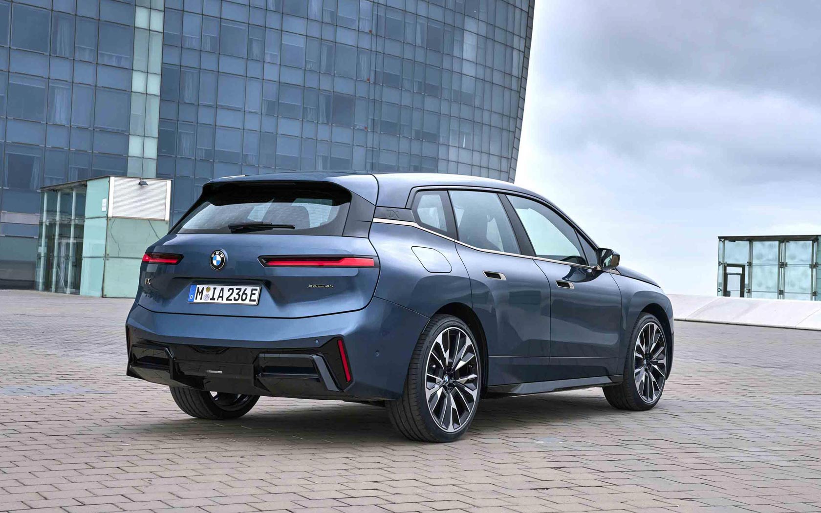 BMW iX 