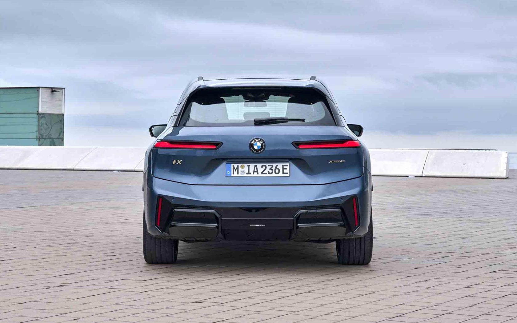  BMW iX 