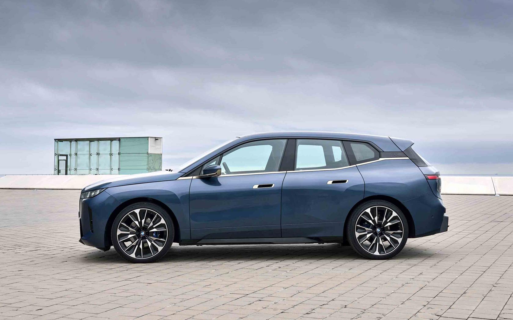  BMW iX 