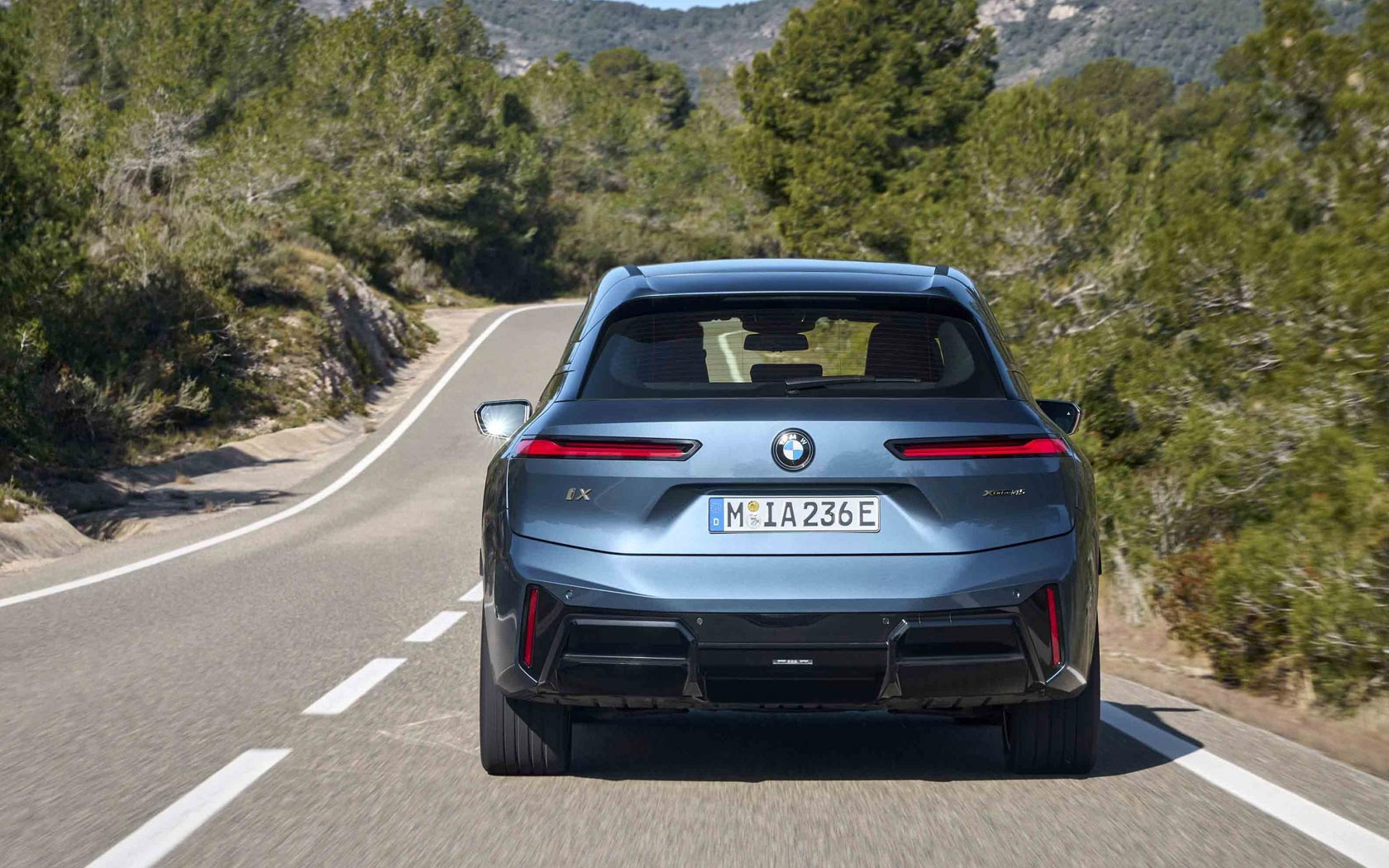  BMW iX 
