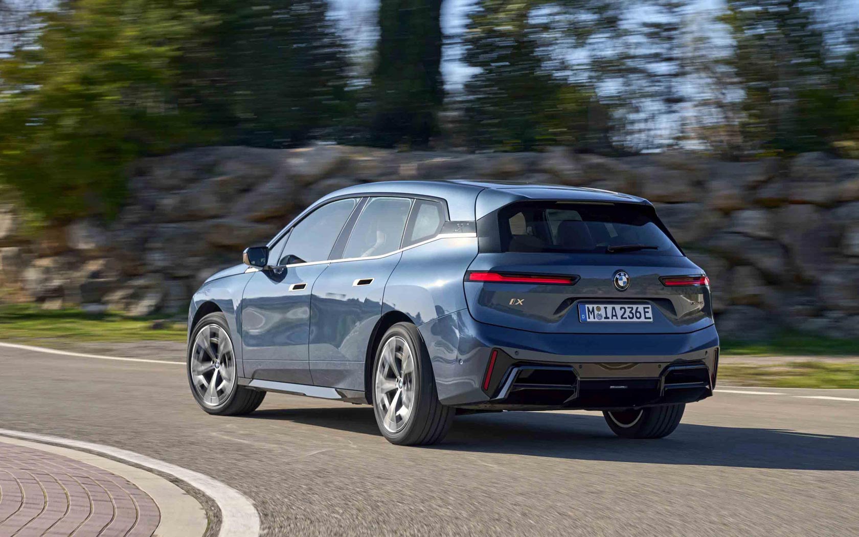  BMW iX 
