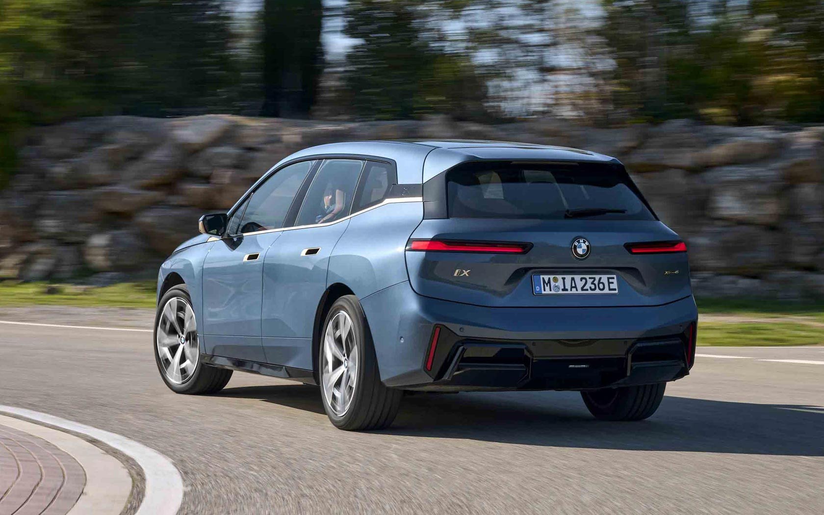  BMW iX 