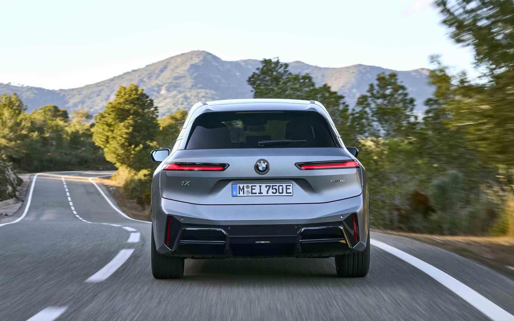  BMW iX 