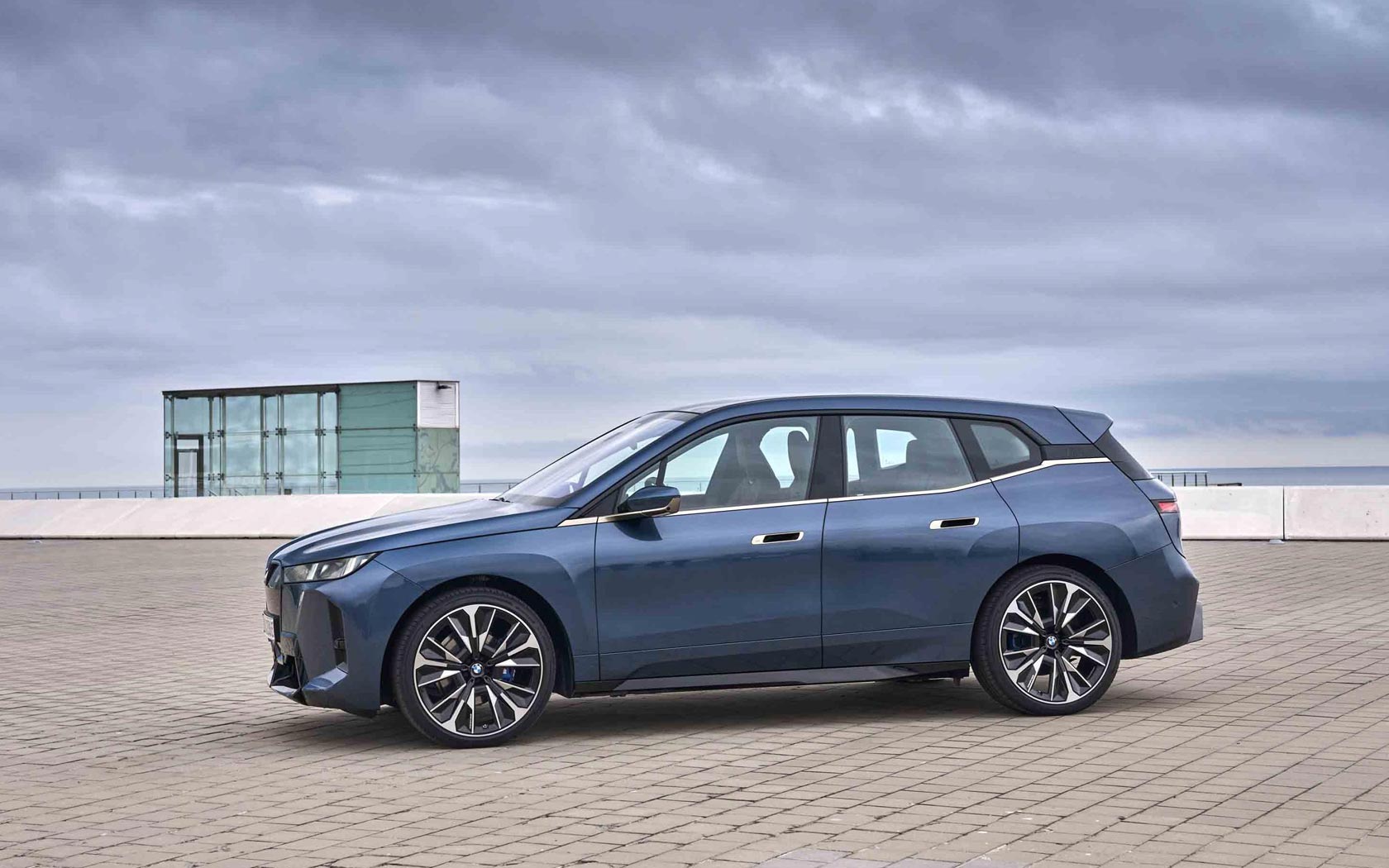  BMW iX 
