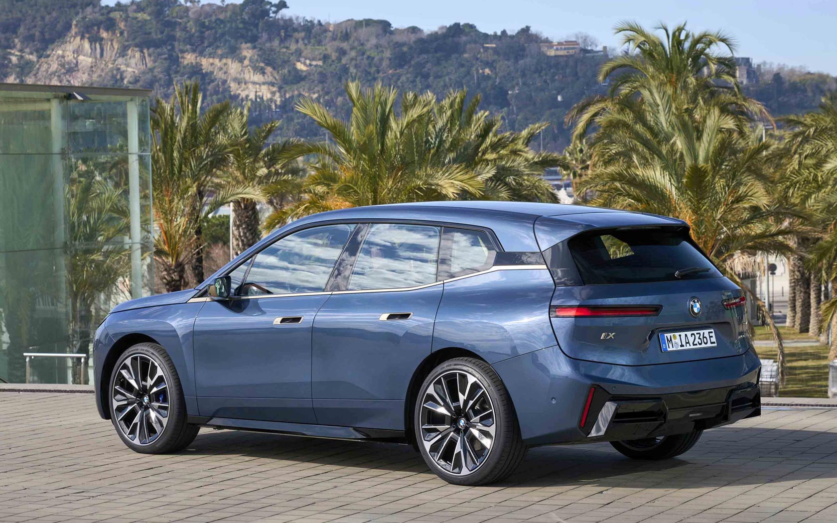  BMW iX 