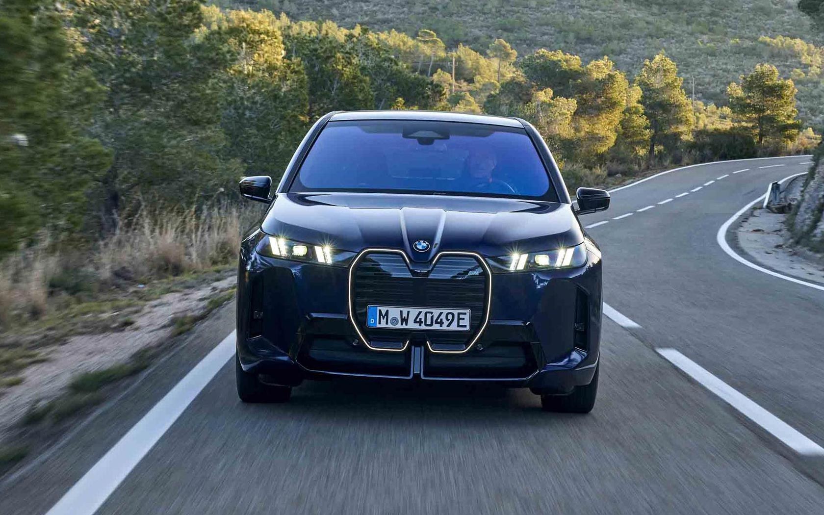  BMW iX M70 