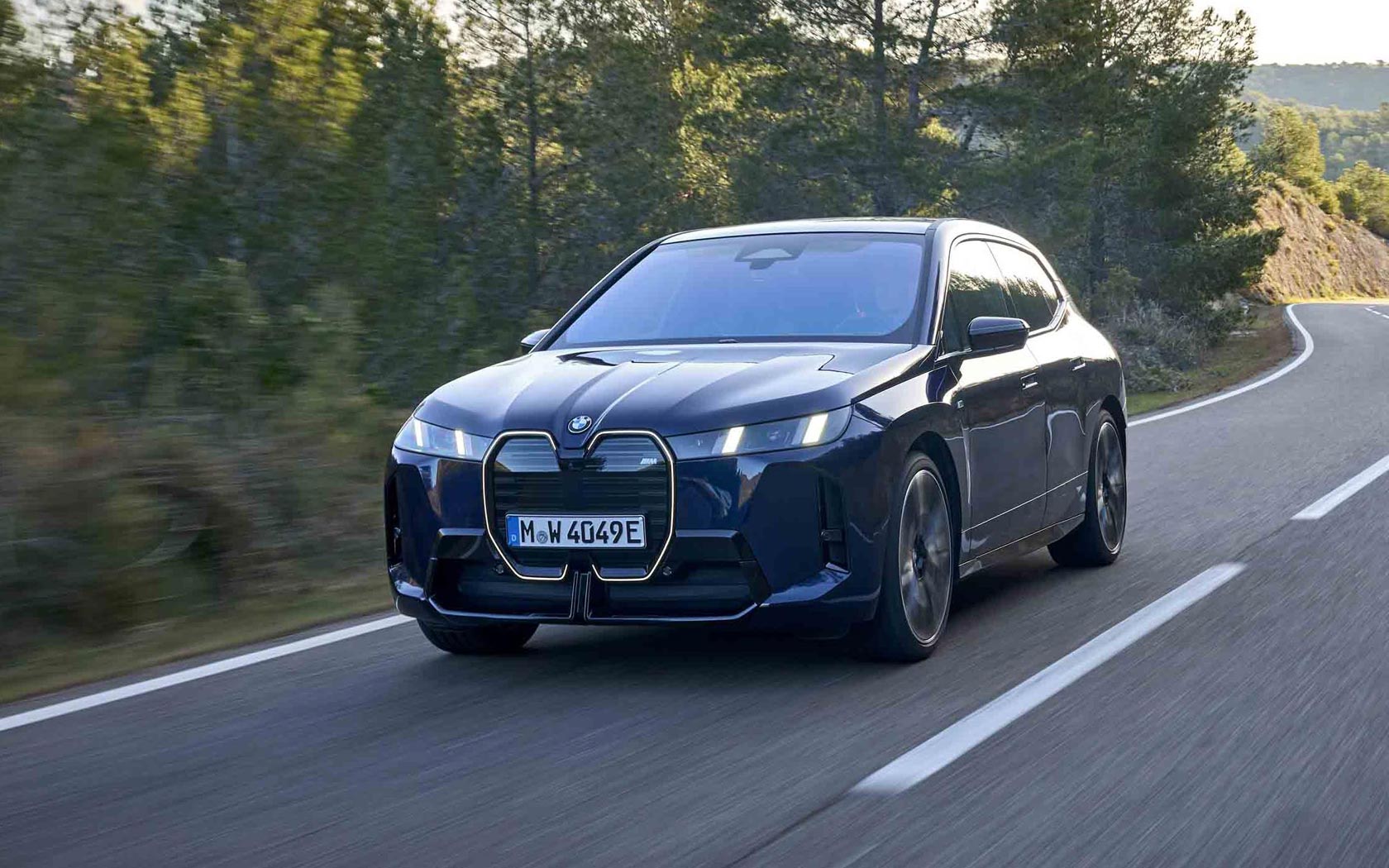  BMW iX M70 