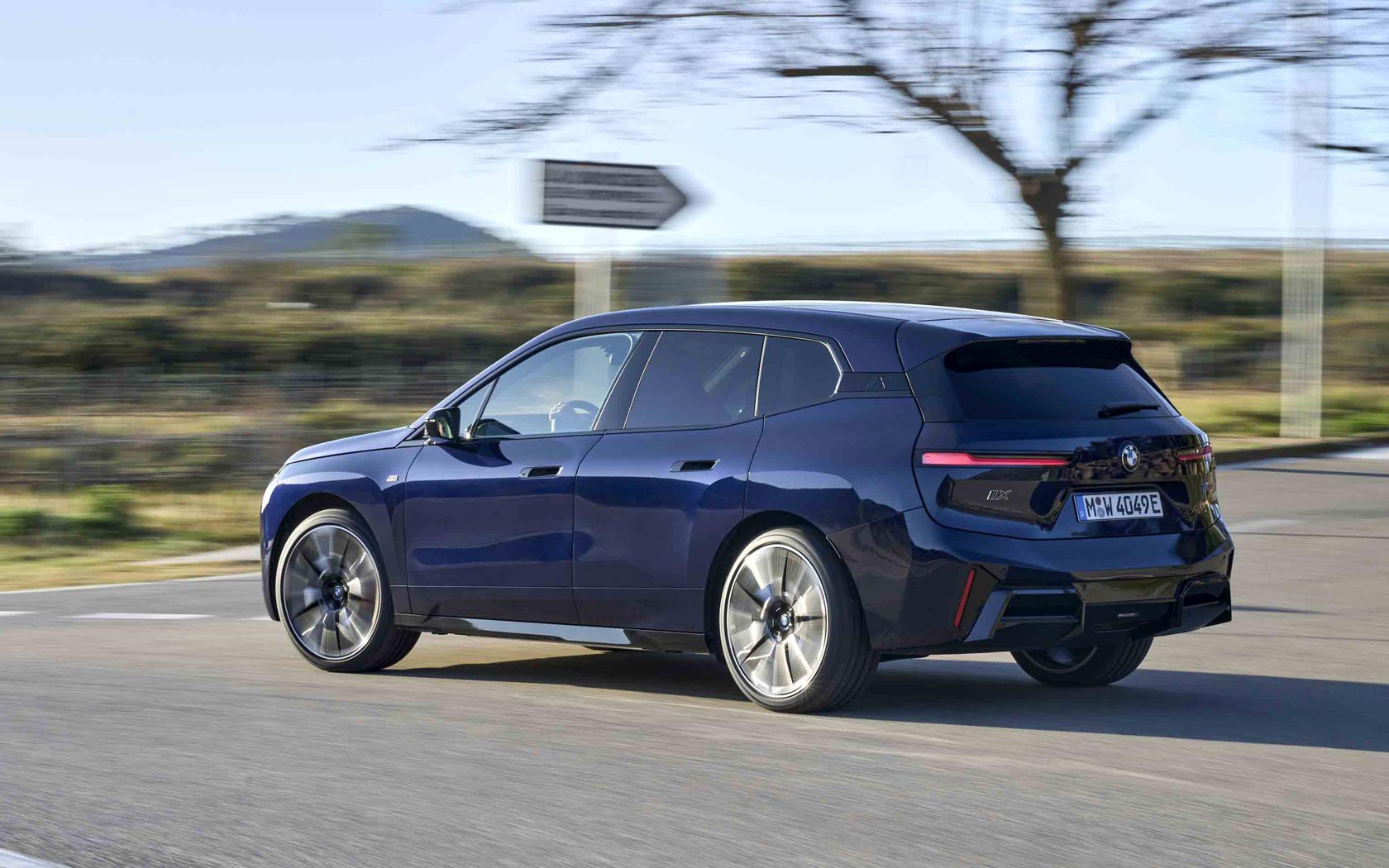  BMW iX M70 