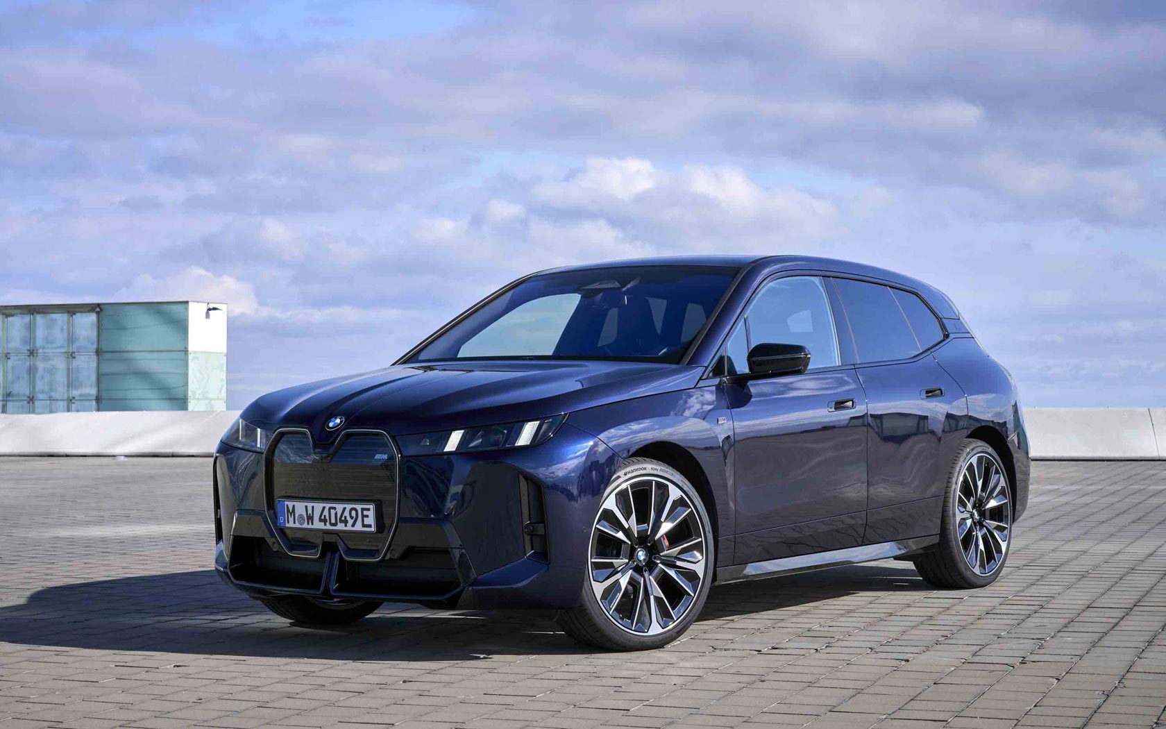  BMW iX M70 