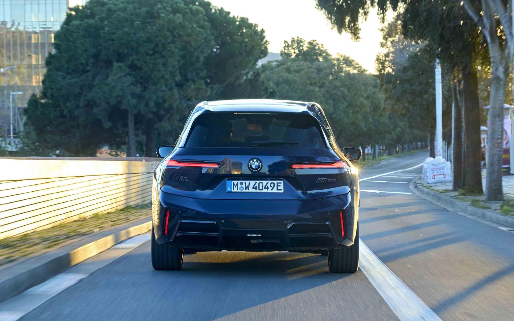  BMW iX M70 