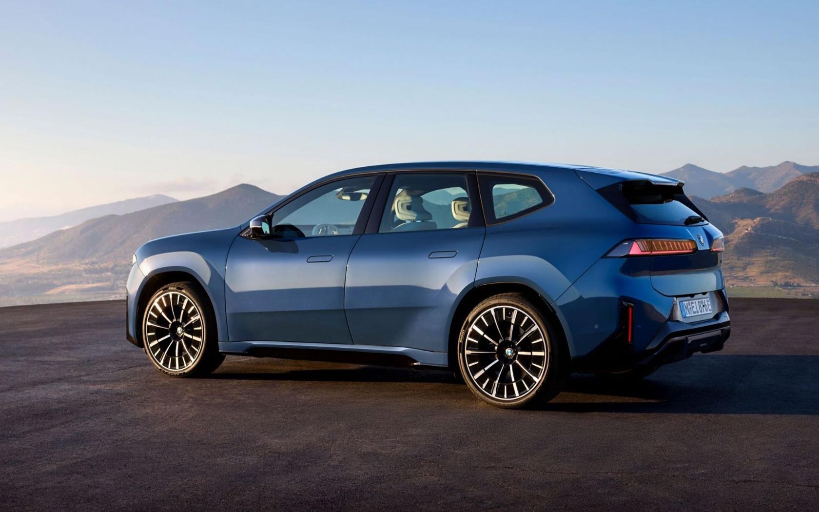  BMW iX3 