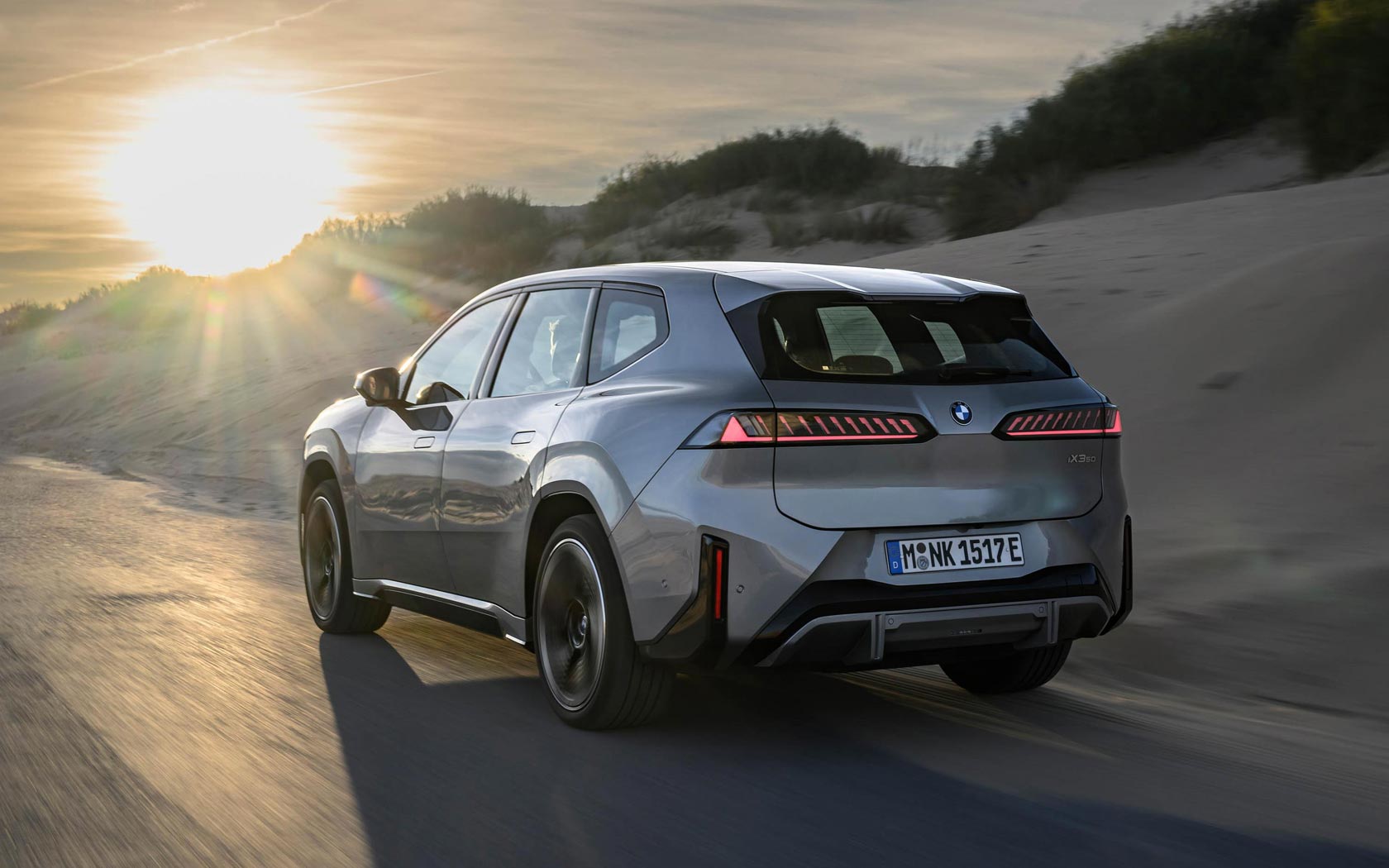 ���� BMW iX3 