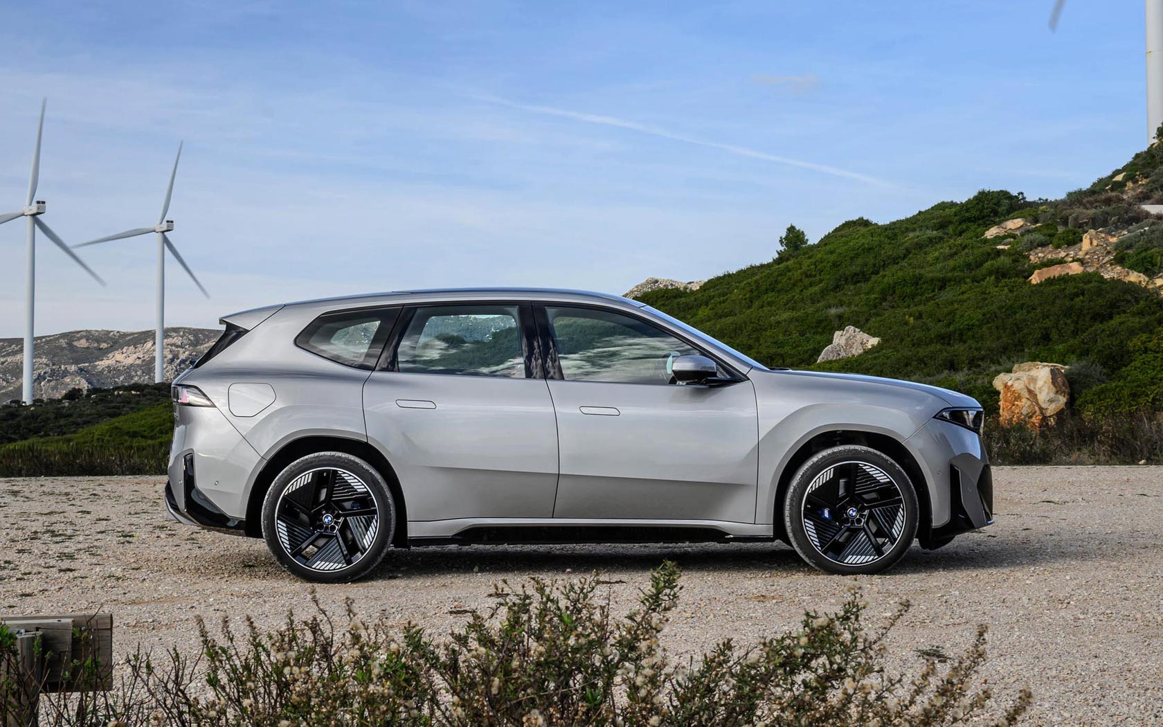 ���� BMW iX3 
