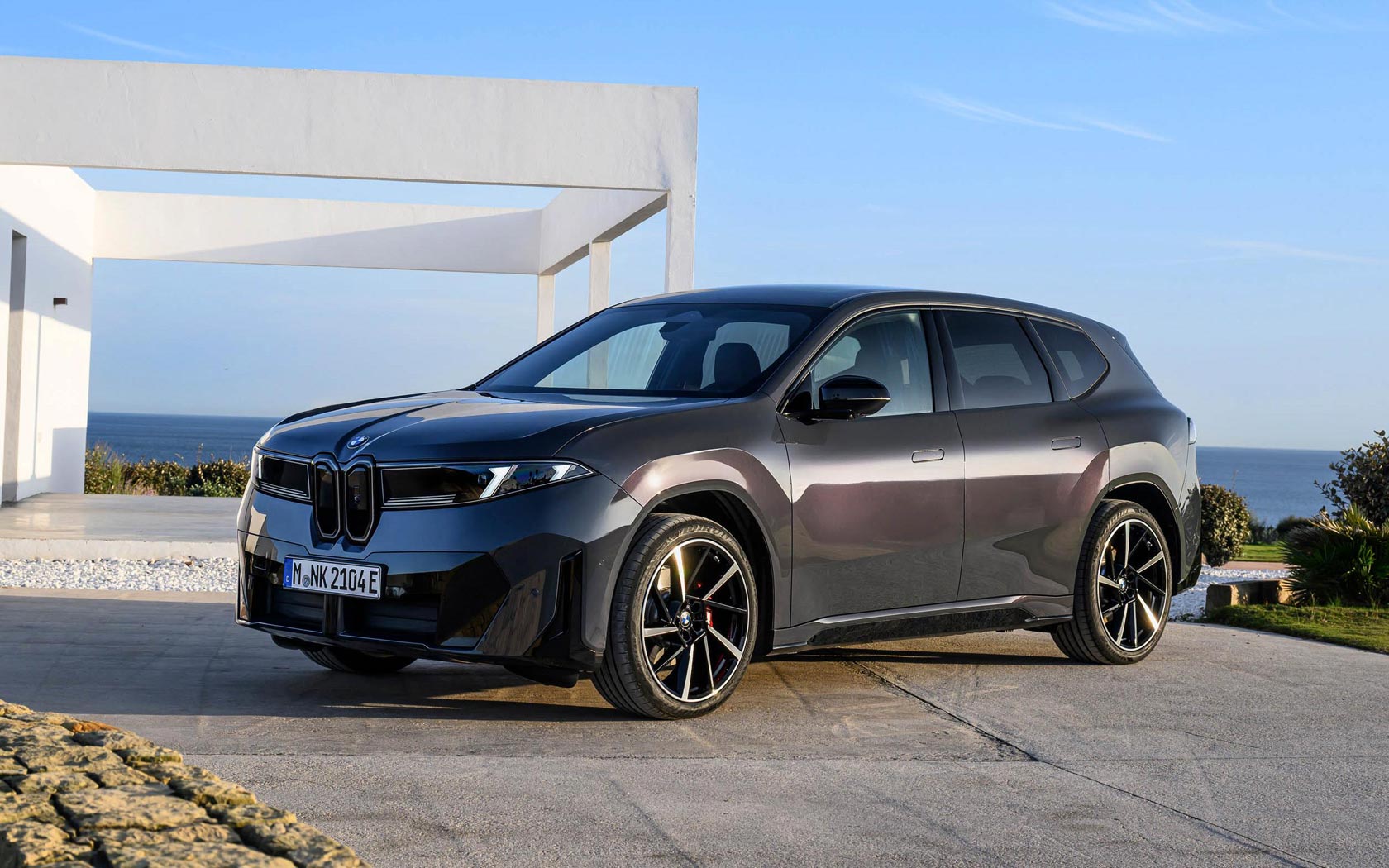 ���� BMW iX3 