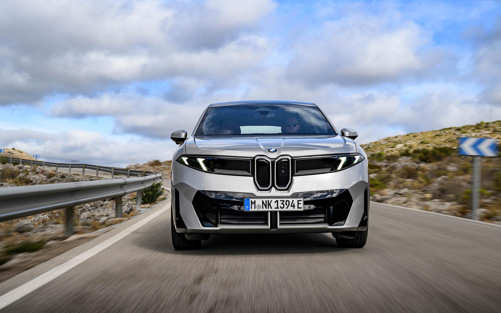 ���� BMW iX3 