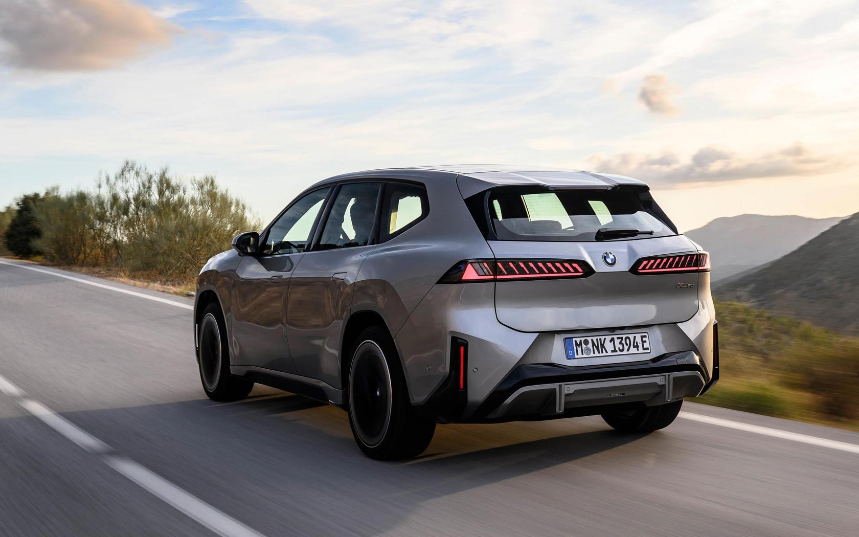 ���� BMW iX3 