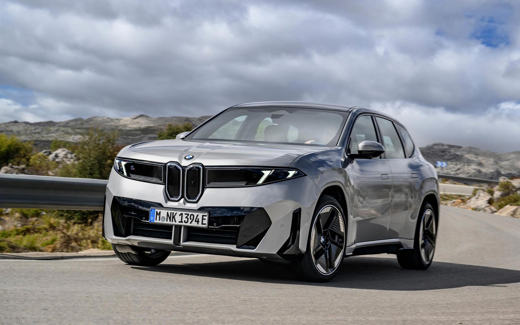 ���� BMW iX3 