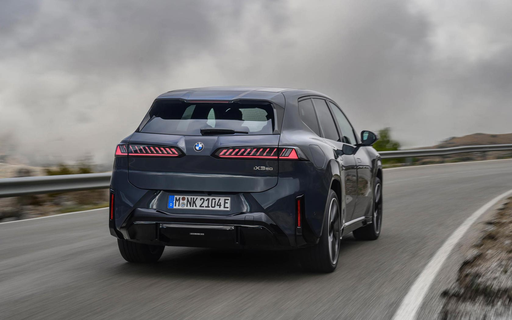 ���� BMW iX3 