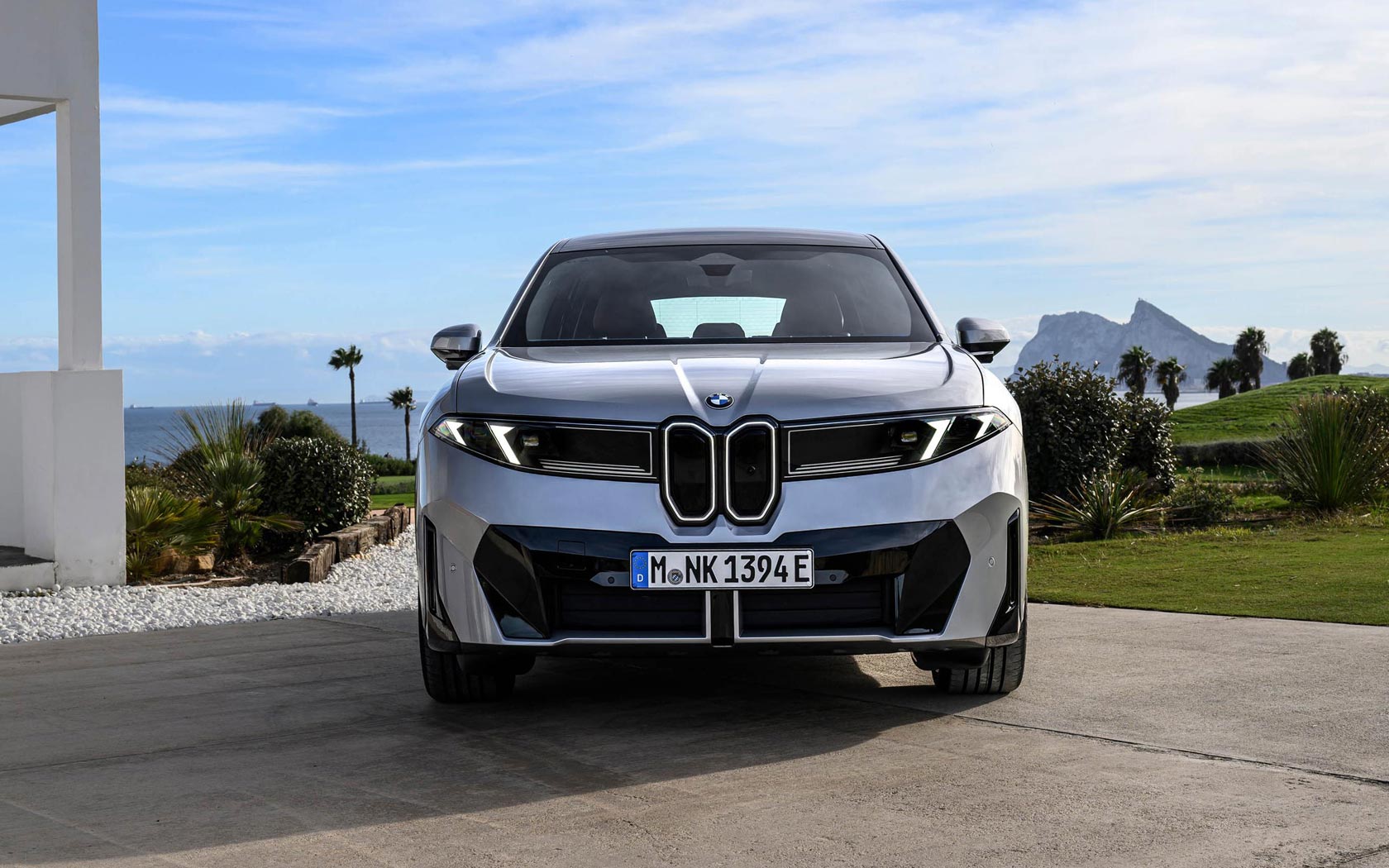 ���� BMW iX3 