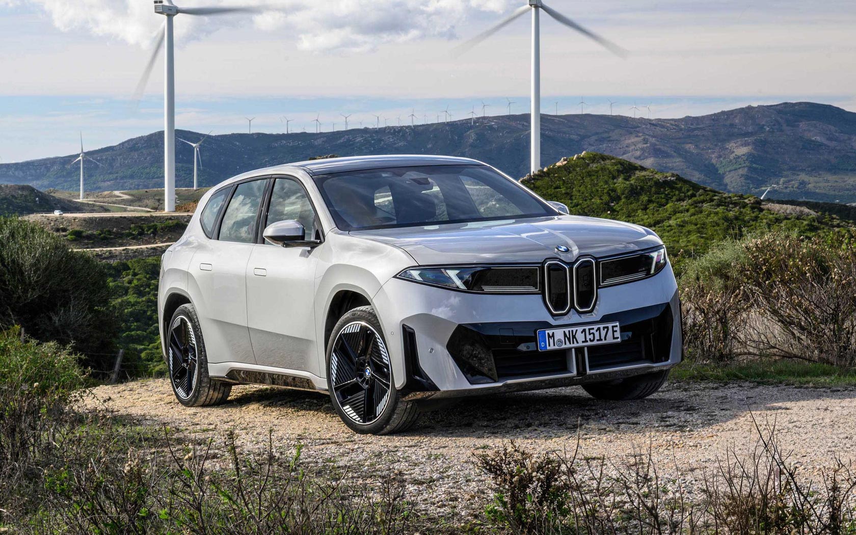 ���� BMW iX3 