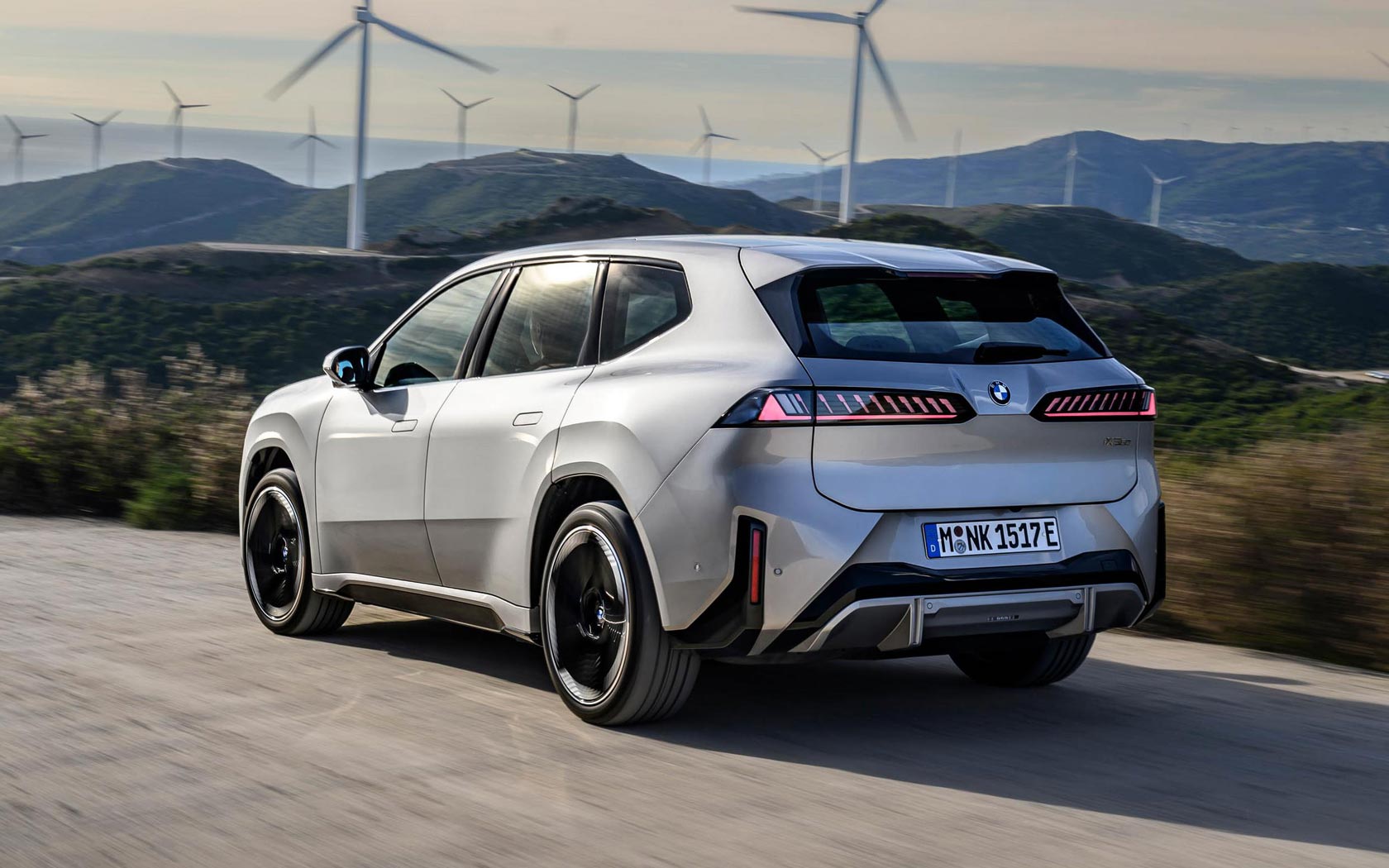 ���� BMW iX3 