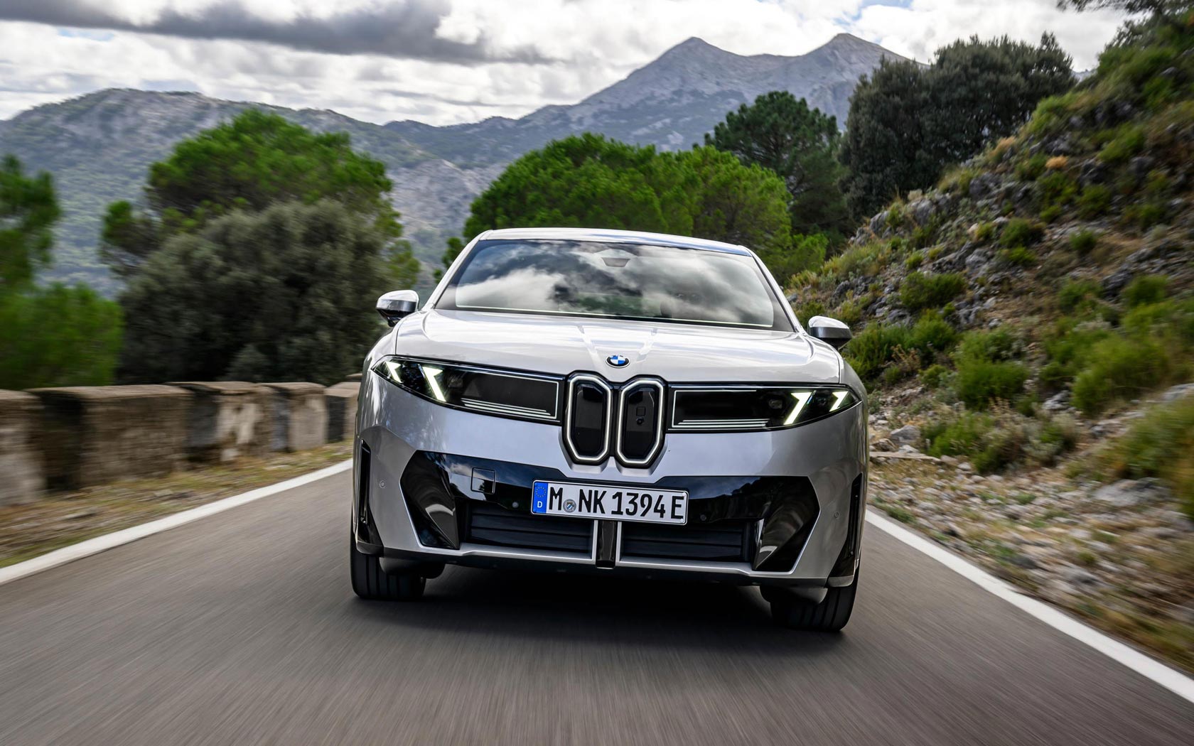 ���� BMW iX3 