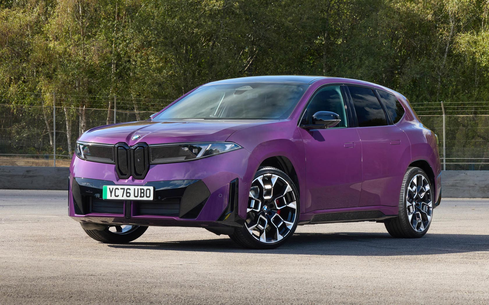���� BMW iX3 
