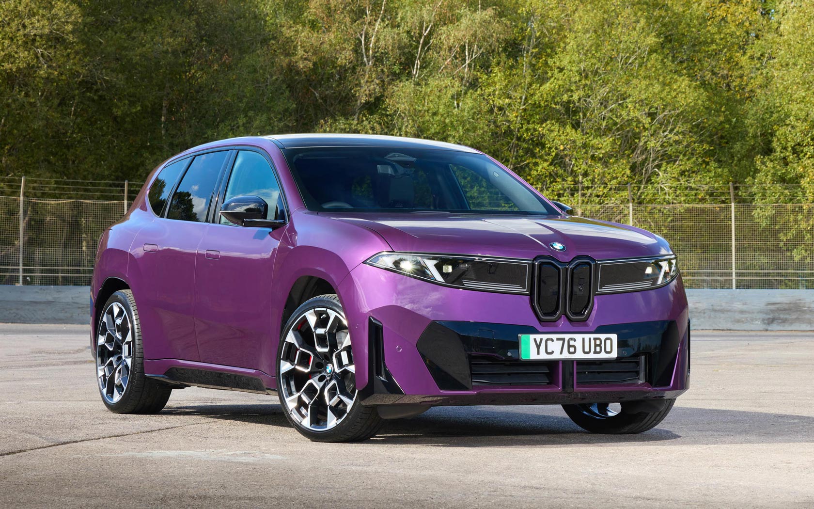 ���� BMW iX3 