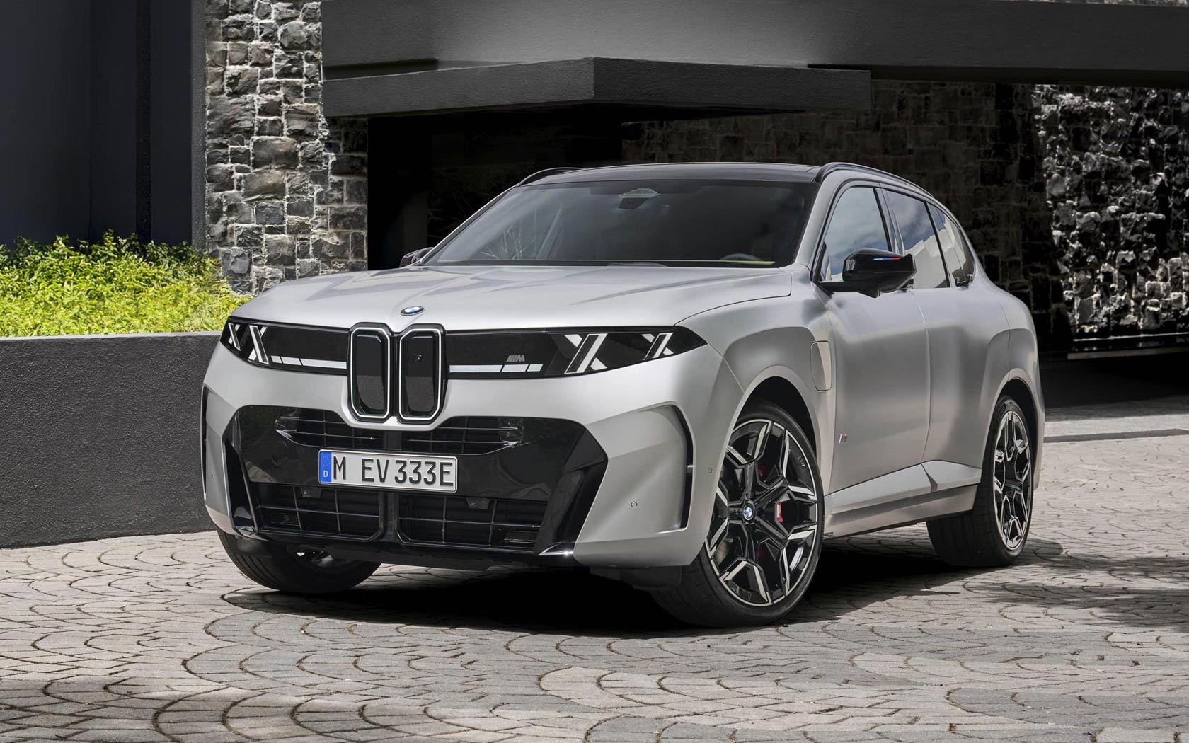 ���� BMW X5 M60e 