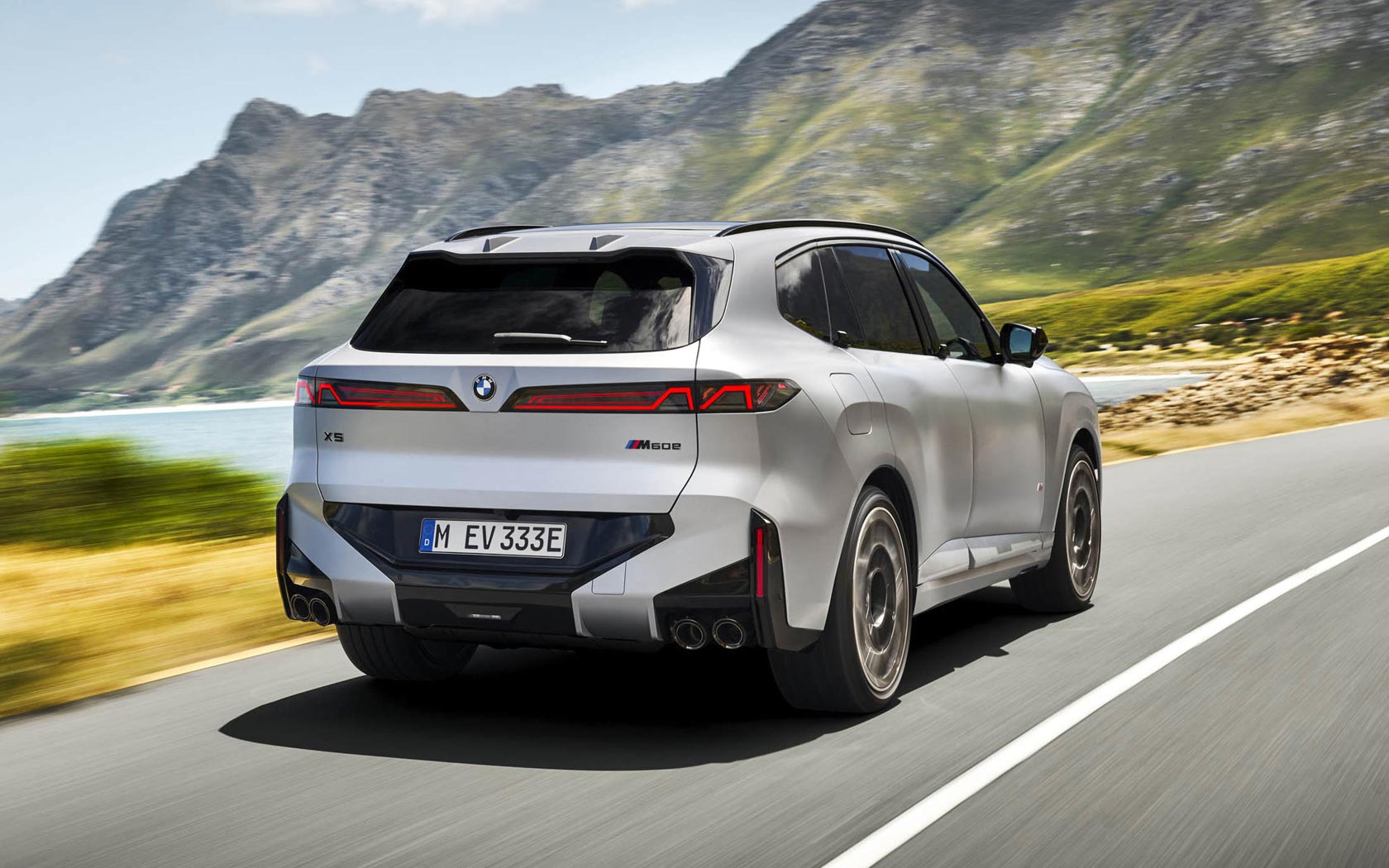 ���� BMW X5 M60e 