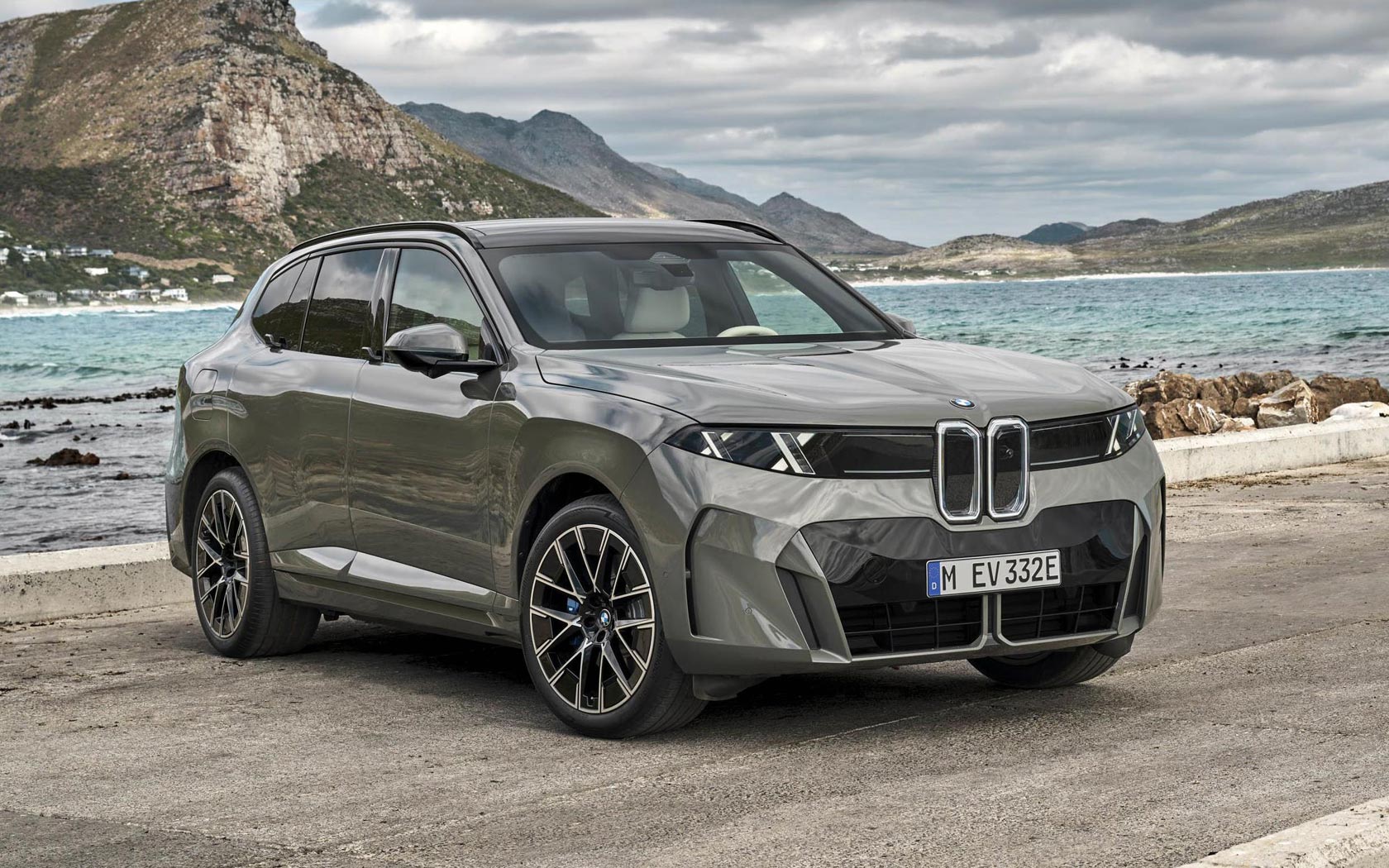 ���� BMW iX5 