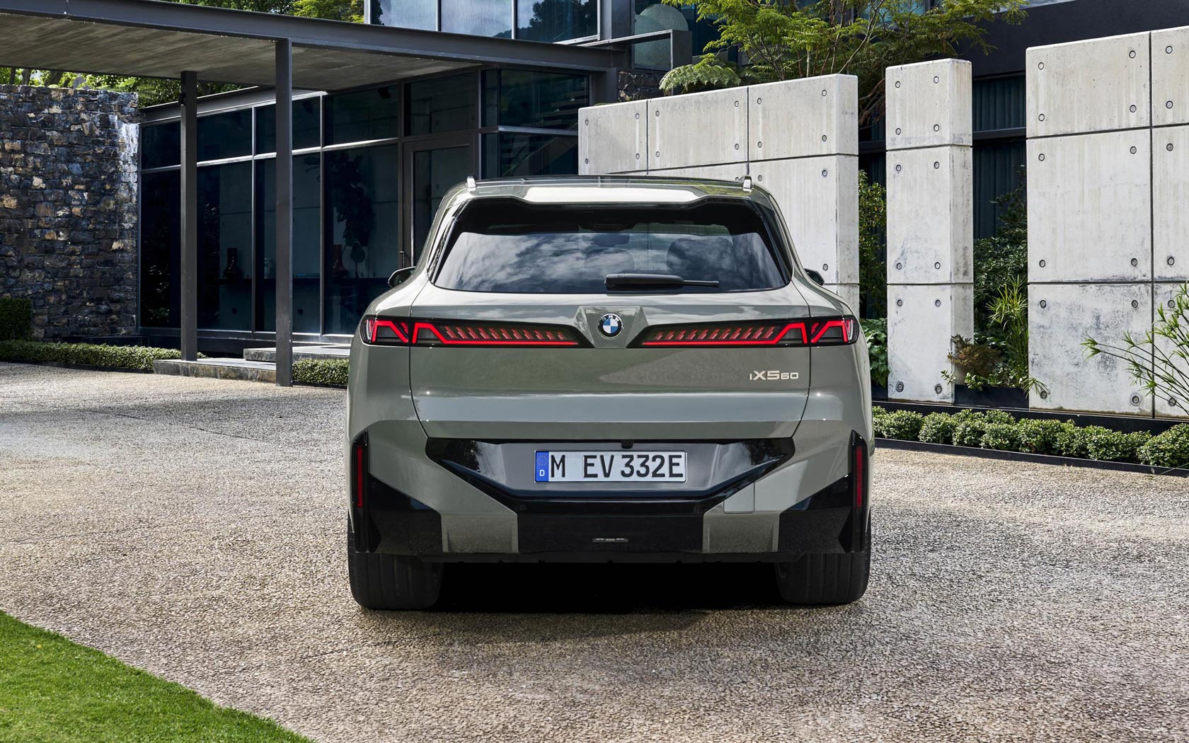 ���� BMW iX5 