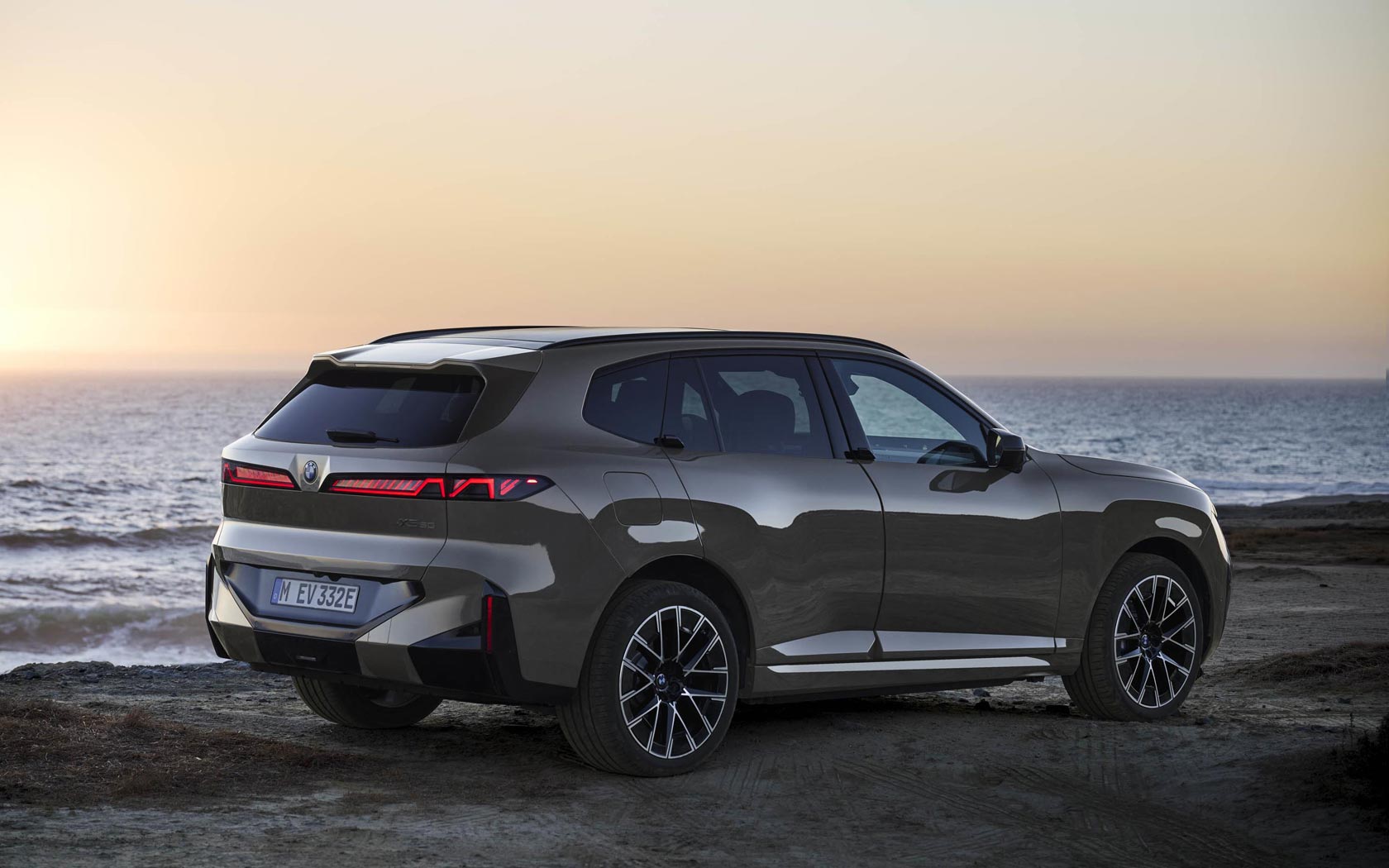 ���� BMW iX5 